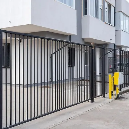 Stylish Sunrise - Balcony & Parking 公寓 布加勒斯特